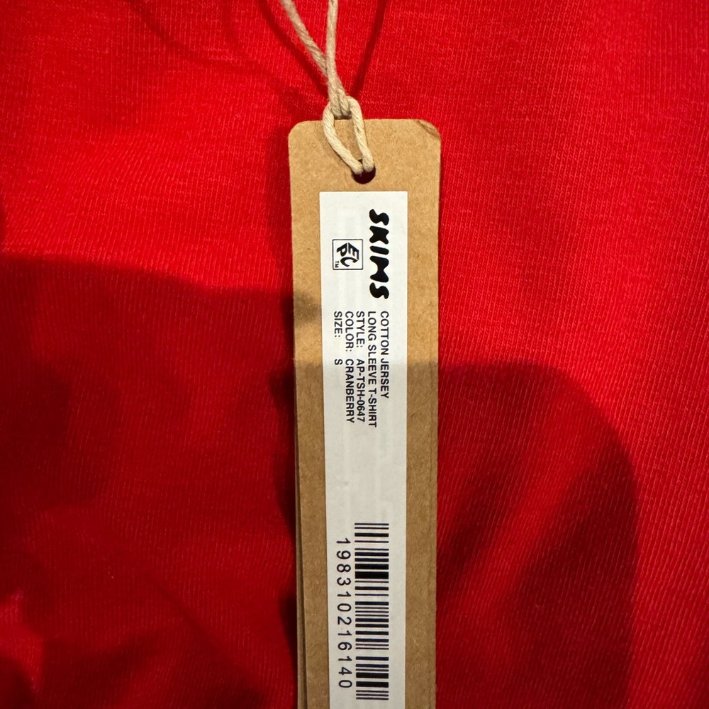 SKIMS NWT
Cranberry Long Sleeve cotton jersey shirt